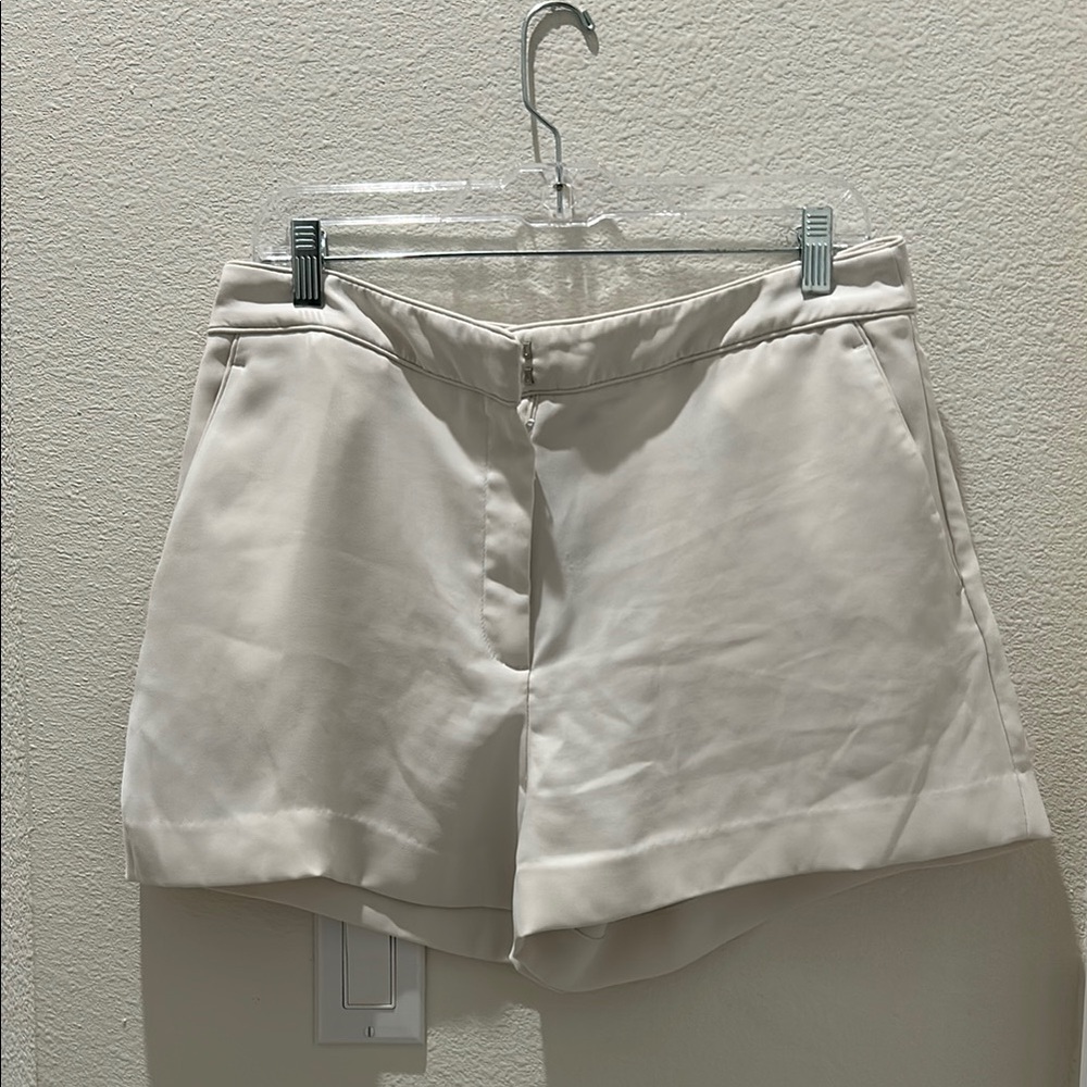 h&M Women's Cream Shorts with Pockets